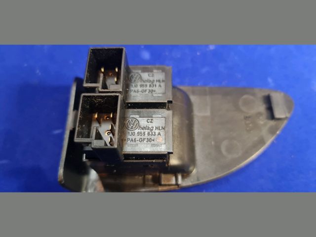 bontott VW PASSAT B5 Tankajtó Nyitó Kar / Gomb