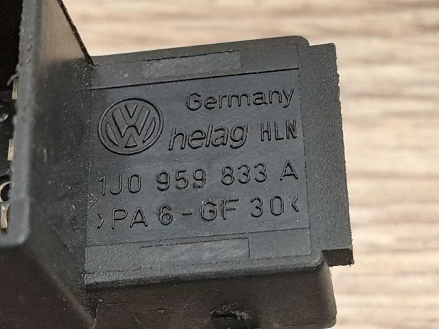 bontott VW PASSAT B5 Tankajtó Nyitó Kar / Gomb