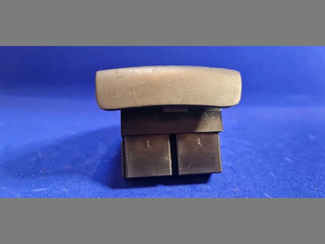 bontott VW PASSAT B5 Tankajtó Nyitó Kar / Gomb