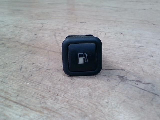 bontott VW PASSAT B5 Tankajtó Nyitó Kar / Gomb