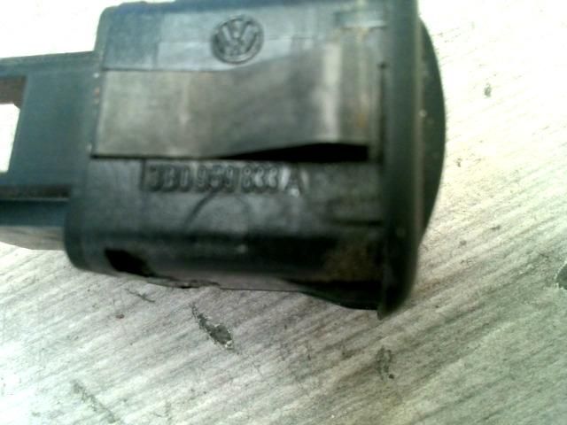 bontott VW PASSAT B5 Tankajtó Nyitó Kar / Gomb