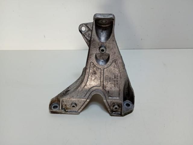 bontott VW PASSAT B5 Tartó Bak