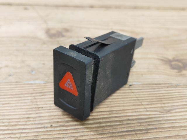 bontott VW PASSAT B5 Vészvillogó Kapcsoló