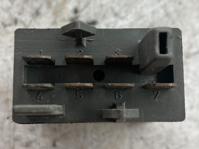 bontott VW PASSAT B5 Vészvillogó Kapcsoló