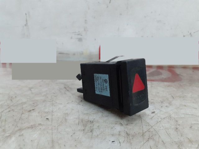 bontott VW PASSAT B5 Vészvillogó Kapcsoló