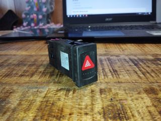 bontott VW PASSAT B5 Vészvillogó Kapcsoló