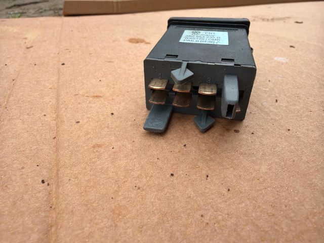 bontott VW PASSAT B5 Vészvillogó Kapcsoló