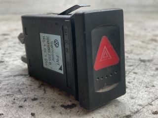 bontott VW PASSAT B5 Vészvillogó Kapcsoló