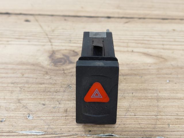 bontott VW PASSAT B5 Vészvillogó Kapcsoló