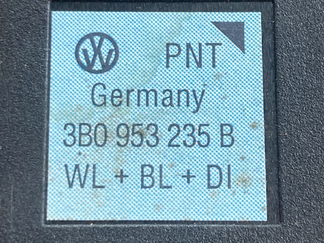 bontott VW PASSAT B5 Vészvillogó Kapcsoló