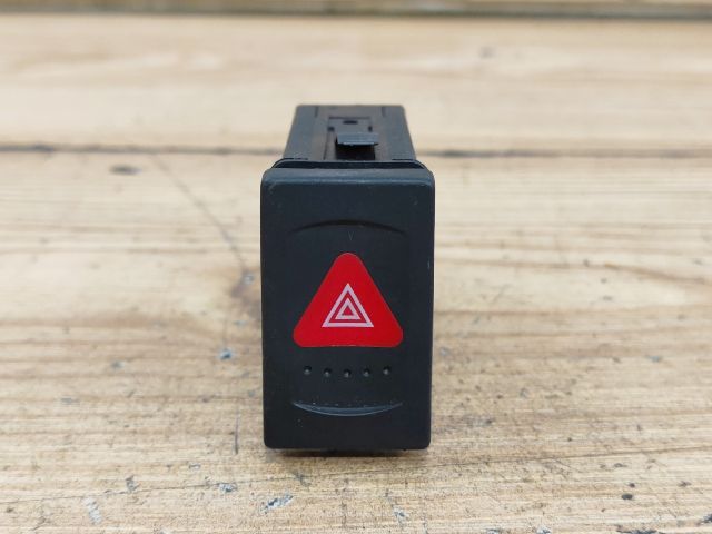 bontott VW PASSAT B5 Vészvillogó Kapcsoló