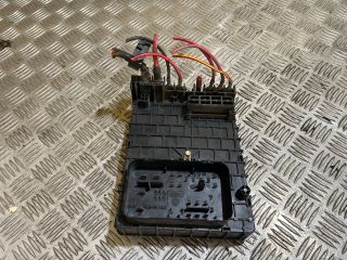 bontott VW PASSAT B6 Biztosítéktábla Motortér