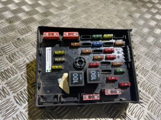 bontott VW PASSAT B6 Biztosítéktábla Motortér