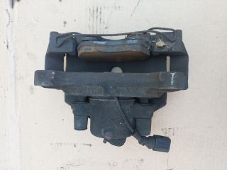 bontott VW PASSAT B6 Bal első Féknyereg Munkahengerrel