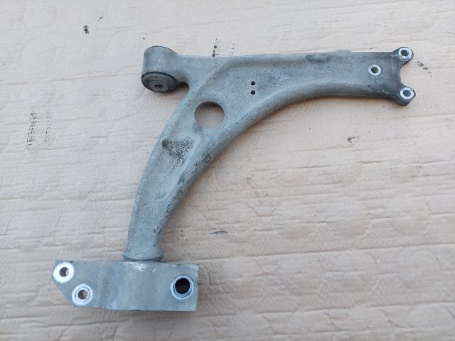 bontott VW PASSAT B6 Bal első Lengőkar