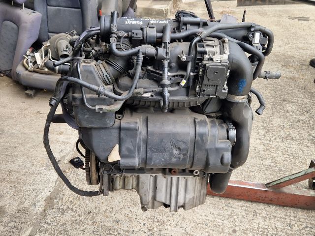 bontott VW PASSAT B6 Komplett Motor (Segédberendezésekkel)