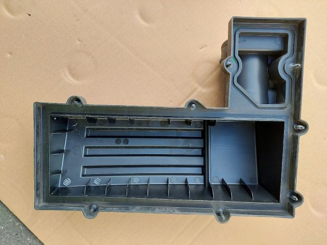 bontott VW PASSAT B6 Légszűrő Ház Fedél