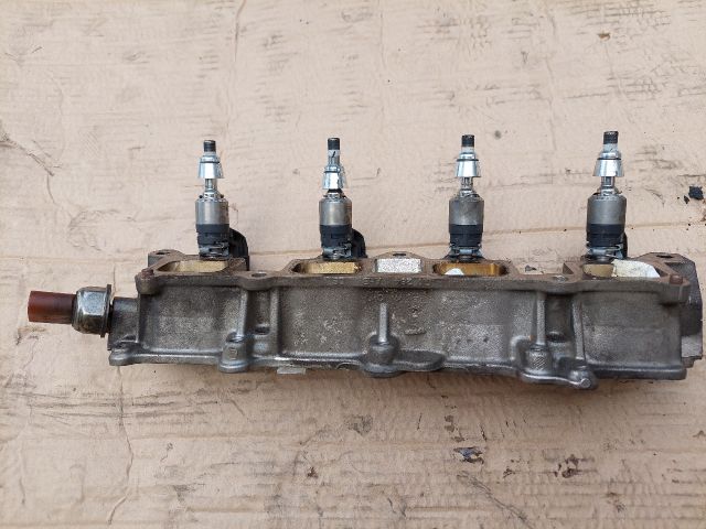 bontott VW PASSAT B6 Porlasztó Sor / Híd