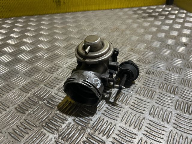 bontott VW PASSAT B6 Fojtószelep (Mechanikus)