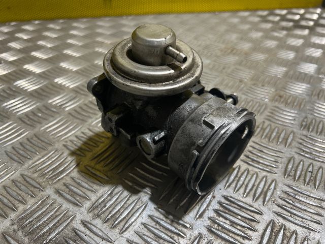 bontott VW PASSAT B6 Fojtószelep (Mechanikus)