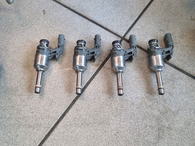 bontott VW PASSAT B6 Porlasztó Sor / Híd