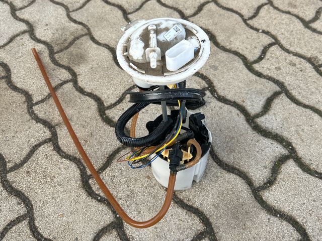 bontott VW PASSAT B6 Üzemanyag Szivattyú