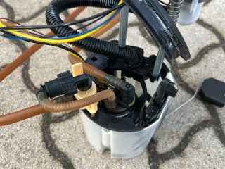 bontott VW PASSAT B6 Üzemanyag Szivattyú