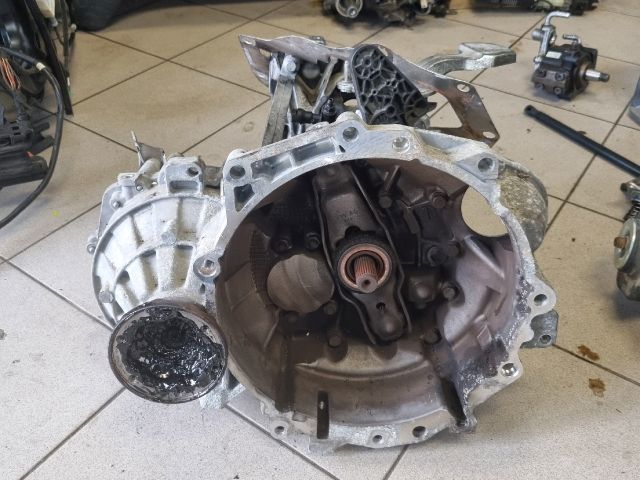 bontott VW PASSAT B6 Váltó (Mechanikus)