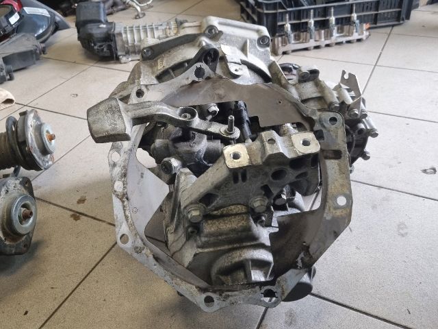 bontott VW PASSAT B6 Váltó (Mechanikus)