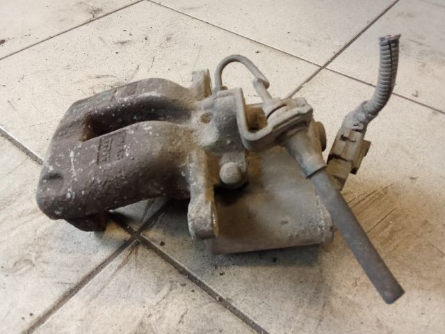 bontott VW PASSAT B6 Bal hátsó Féknyereg Munkahengerrel