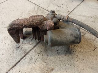 bontott VW PASSAT B6 Bal hátsó Féknyereg Munkahengerrel