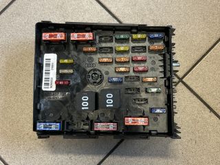 bontott VW PASSAT B6 Biztosítéktábla Motortér