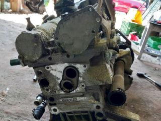 bontott VW PASSAT B6 Motor (Fűzött blokk hengerfejjel)