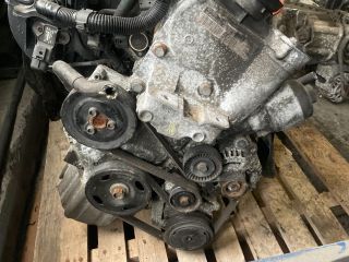 bontott VW PASSAT B6 Motor (Fűzött blokk hengerfejjel)