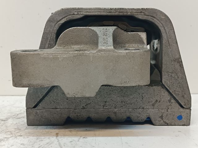 bontott VW PASSAT B6 Motor Tartó Bak Jobb