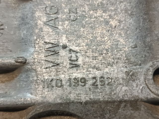 bontott VW PASSAT B6 Motor Tartó Bak Jobb