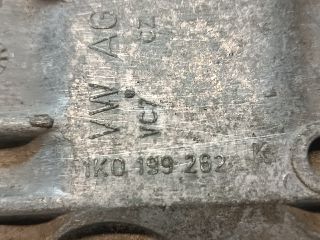 bontott VW PASSAT B6 Motor Tartó Bak Jobb