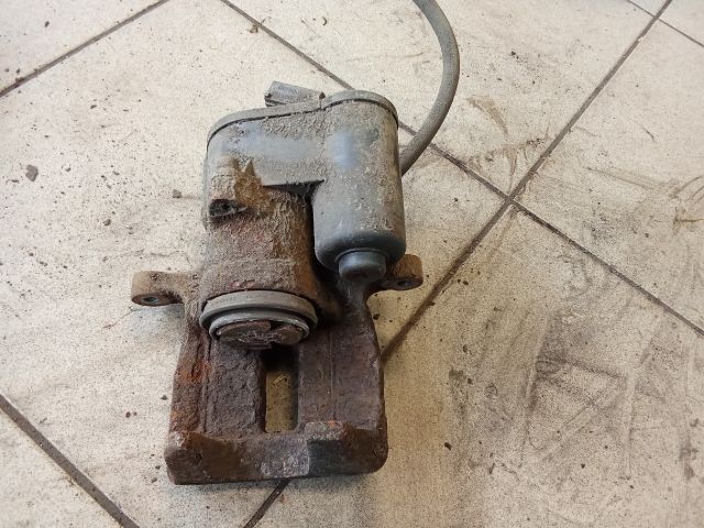 bontott VW PASSAT B6 Jobb hátsó Féknyereg Munkahengerrel