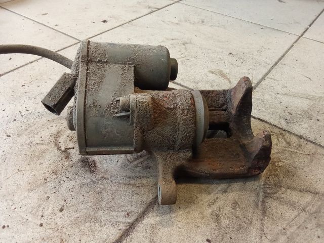 bontott VW PASSAT B6 Jobb hátsó Féknyereg Munkahengerrel