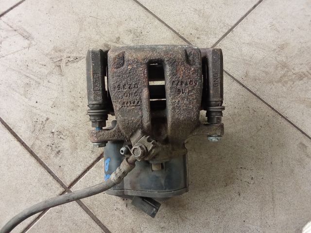 bontott VW PASSAT B6 Bal hátsó Féknyereg Munkahengerrel