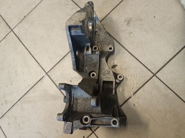 bontott VW PASSAT B6 Generátor Tartó Bak