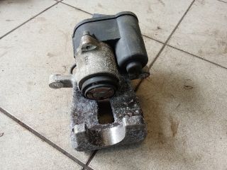 bontott VW PASSAT B6 Jobb hátsó Féknyereg Munkahengerrel