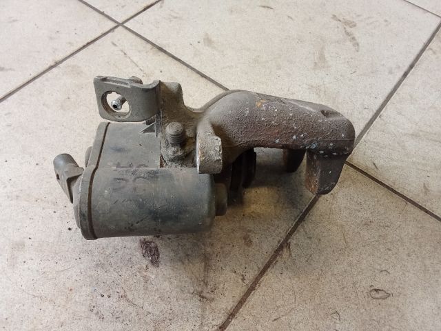 bontott VW PASSAT B6 Jobb hátsó Féknyereg Munkahengerrel