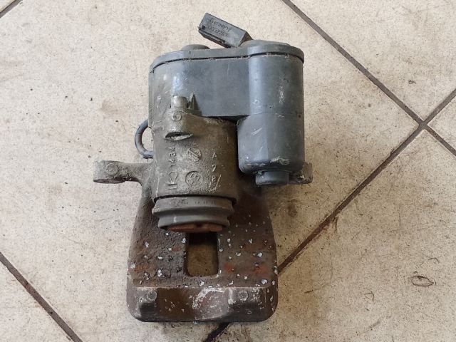 bontott VW PASSAT B6 Jobb hátsó Féknyereg Munkahengerrel