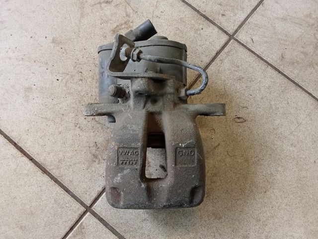 bontott VW PASSAT B6 Jobb hátsó Féknyereg Munkahengerrel