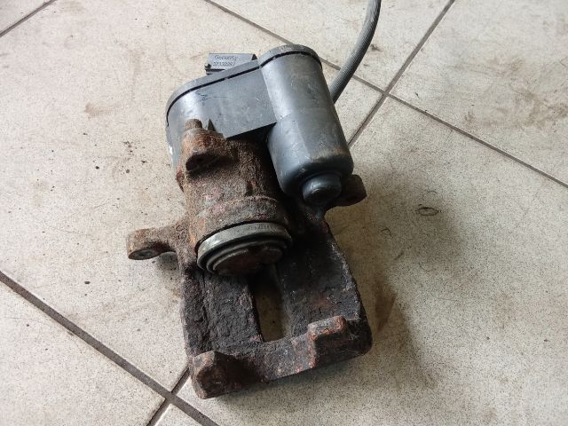 bontott VW PASSAT B6 Jobb hátsó Féknyereg Munkahengerrel