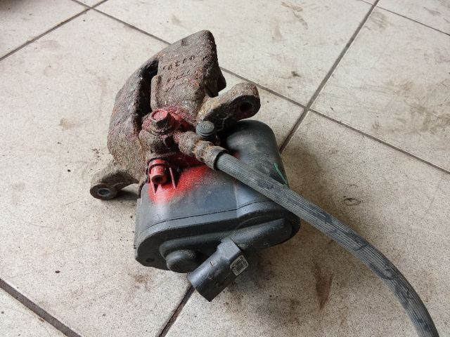 bontott VW PASSAT B6 Jobb hátsó Féknyereg Munkahengerrel