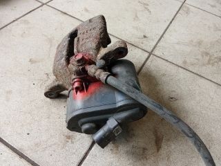 bontott VW PASSAT B6 Jobb hátsó Féknyereg Munkahengerrel