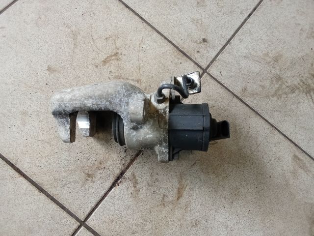 bontott VW PASSAT B6 Jobb hátsó Féknyereg Munkahengerrel