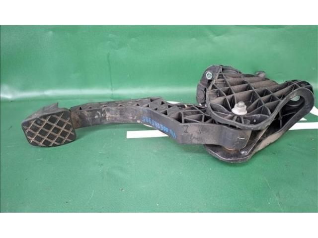 bontott VW PASSAT B6 Kuplung Pedál